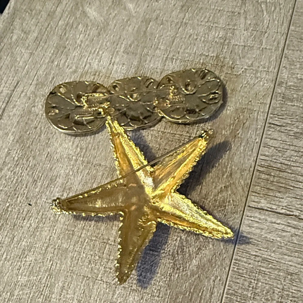 Gold Starfish and Sand Dollar Brooch Bundle